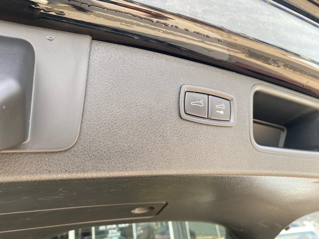 used 2020 Porsche Macan car, priced at $29,850