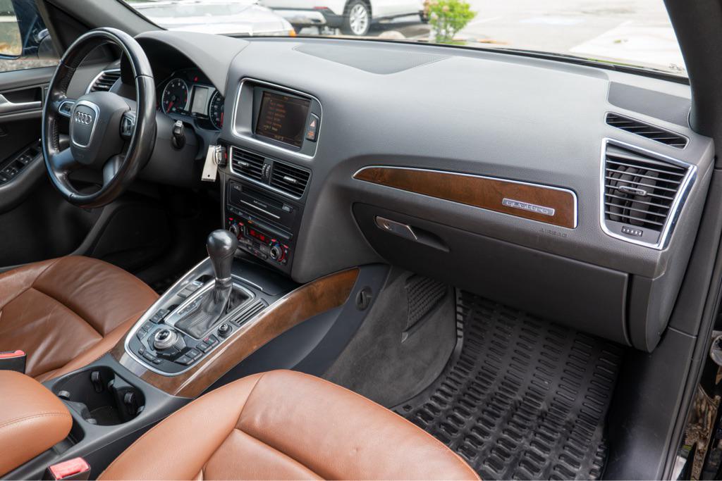 used 2011 Audi Q5 car, priced at $10,550