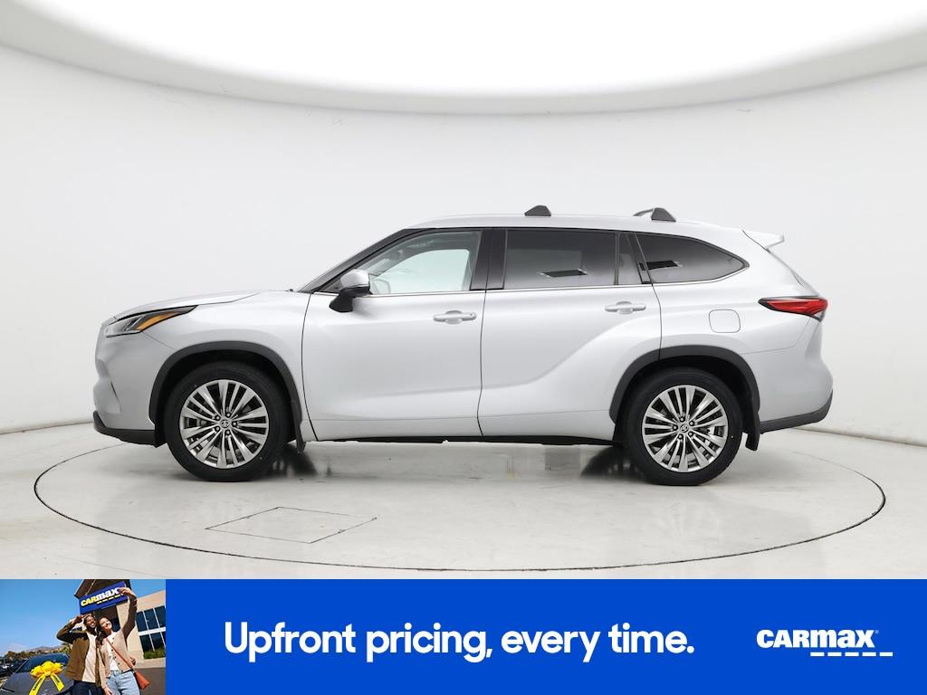 used 2022 Toyota Highlander car, priced at $39,998