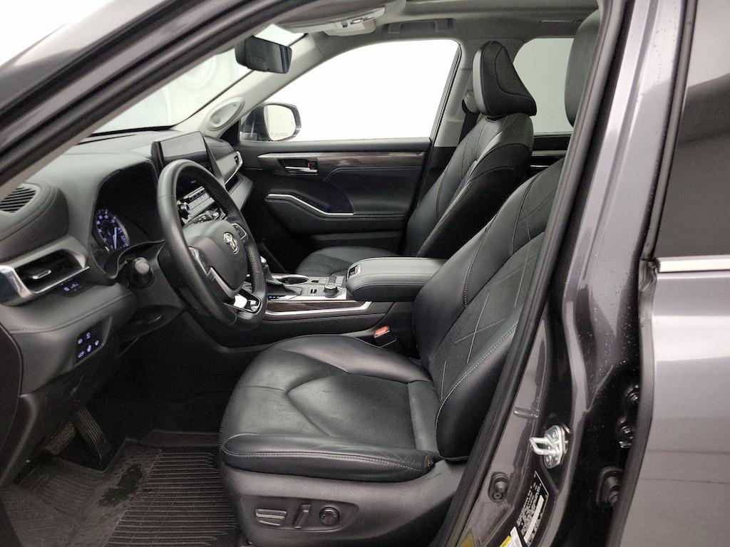 used 2022 Toyota Highlander car, priced at $43,998
