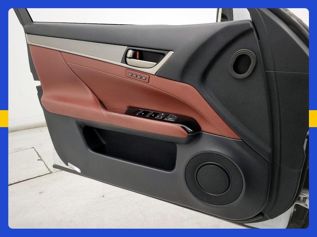Lexus GS view 15