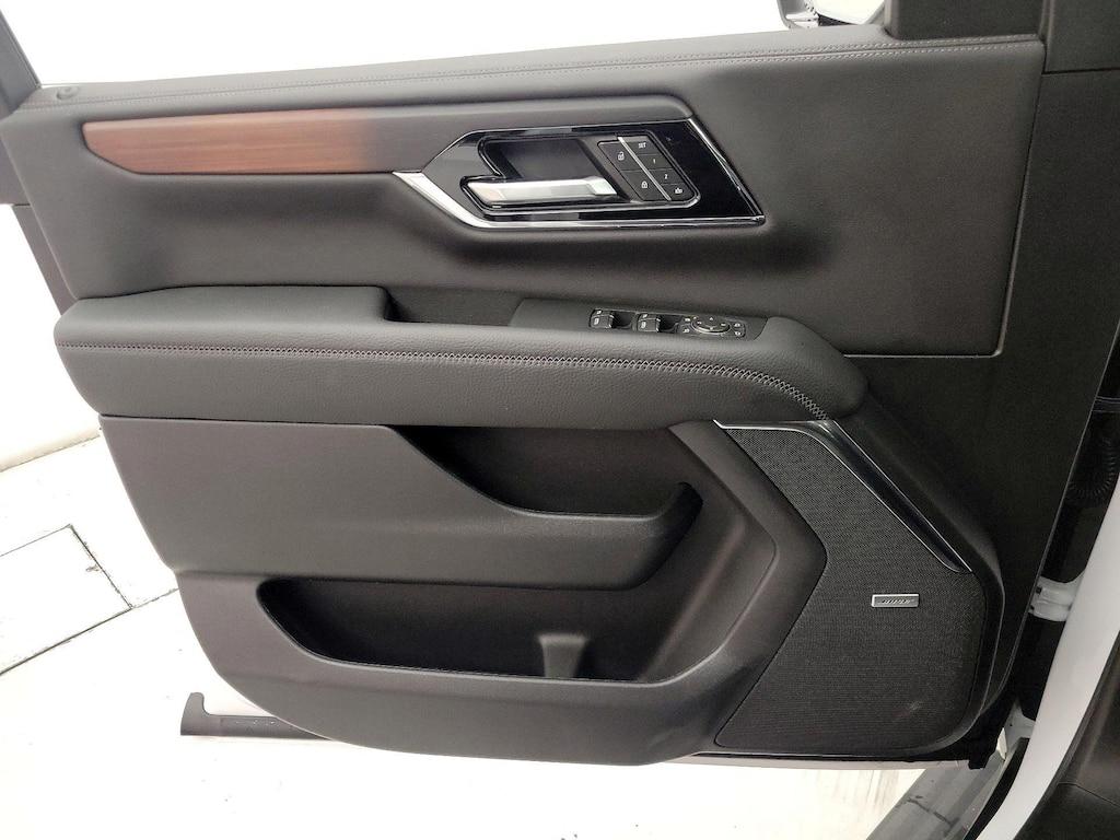 used 2025 GMC Yukon car, priced at $82,998