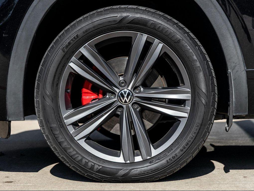 used 2021 Volkswagen Atlas Cross Sport car, priced at $23,791