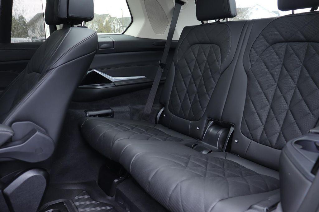 new 2026 BMW X7 car, priced at $96,325