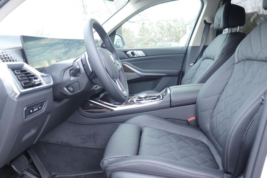 new 2026 BMW X7 car, priced at $96,325