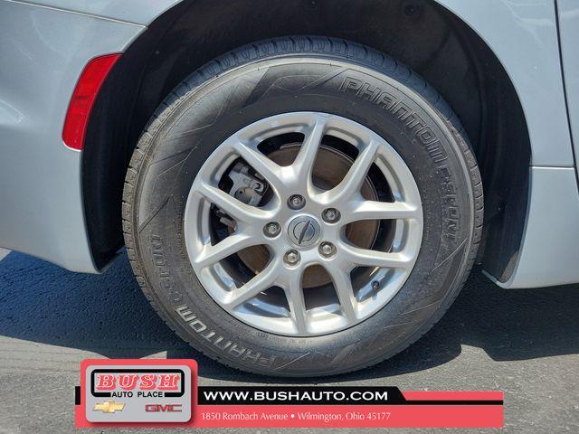 used 2024 Chrysler Pacifica car, priced at $23,398