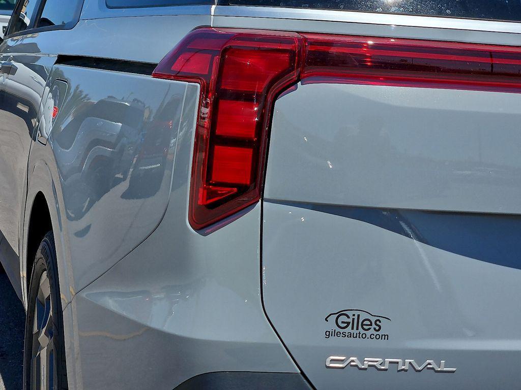 new 2026 Kia Carnival Hybrid car, priced at $45,830