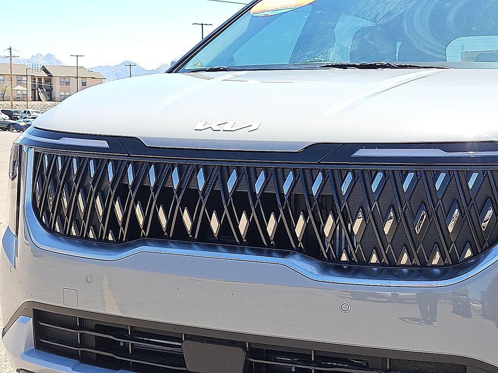 new 2026 Kia Carnival Hybrid car, priced at $45,830