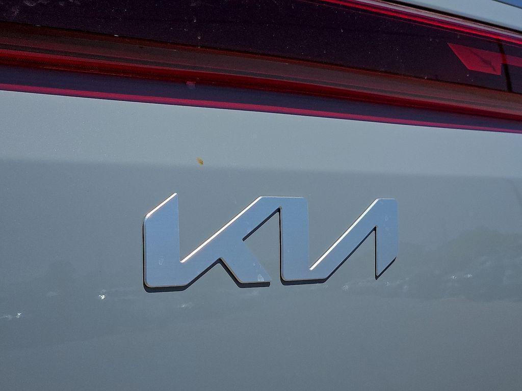 new 2026 Kia Carnival Hybrid car, priced at $45,830