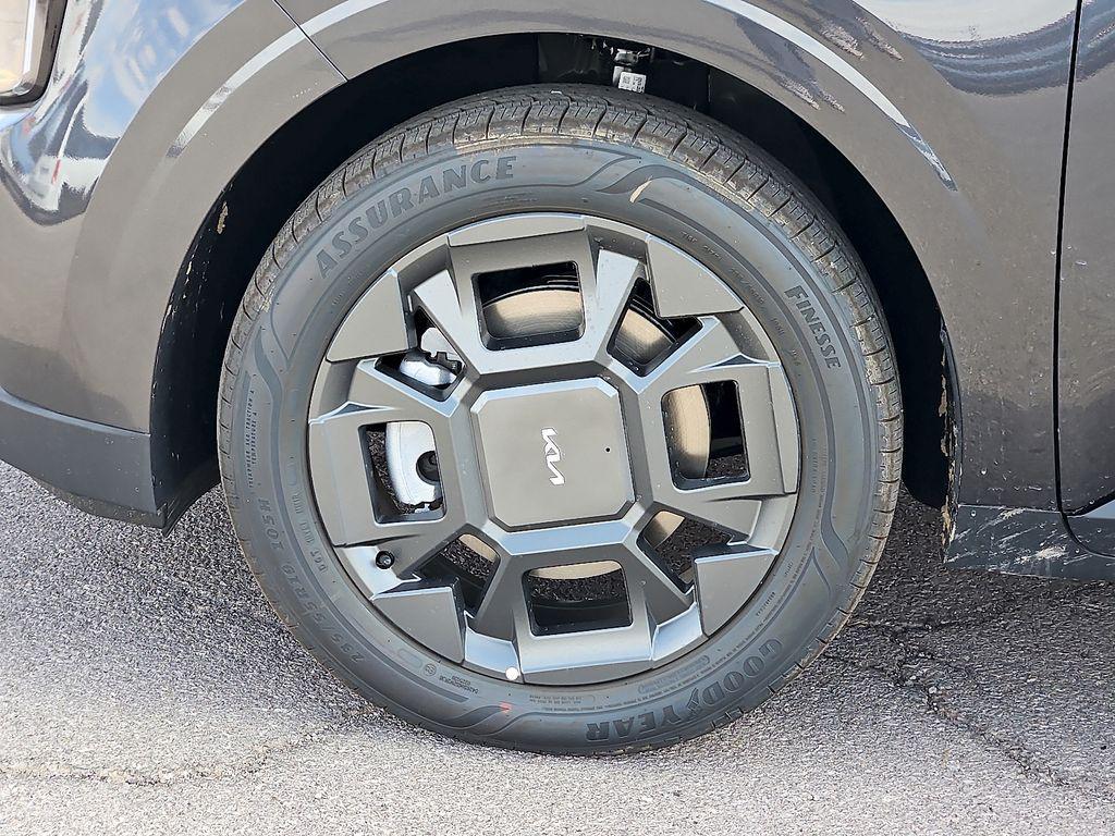 new 2026 Kia Carnival Hybrid car, priced at $46,085
