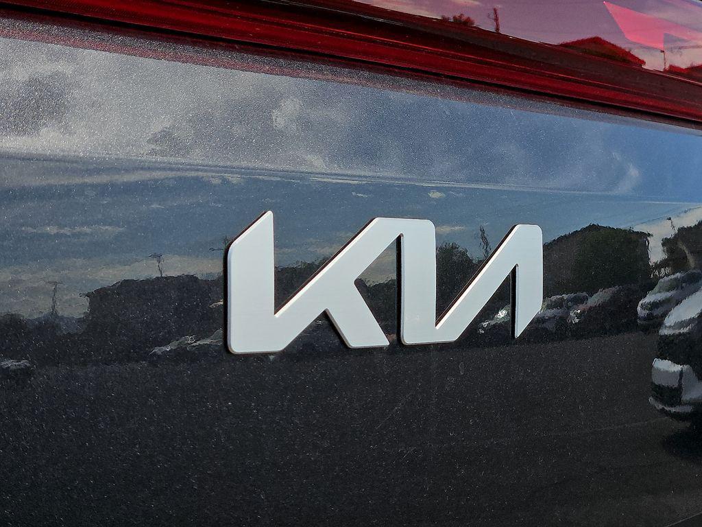 new 2026 Kia Carnival Hybrid car, priced at $46,085