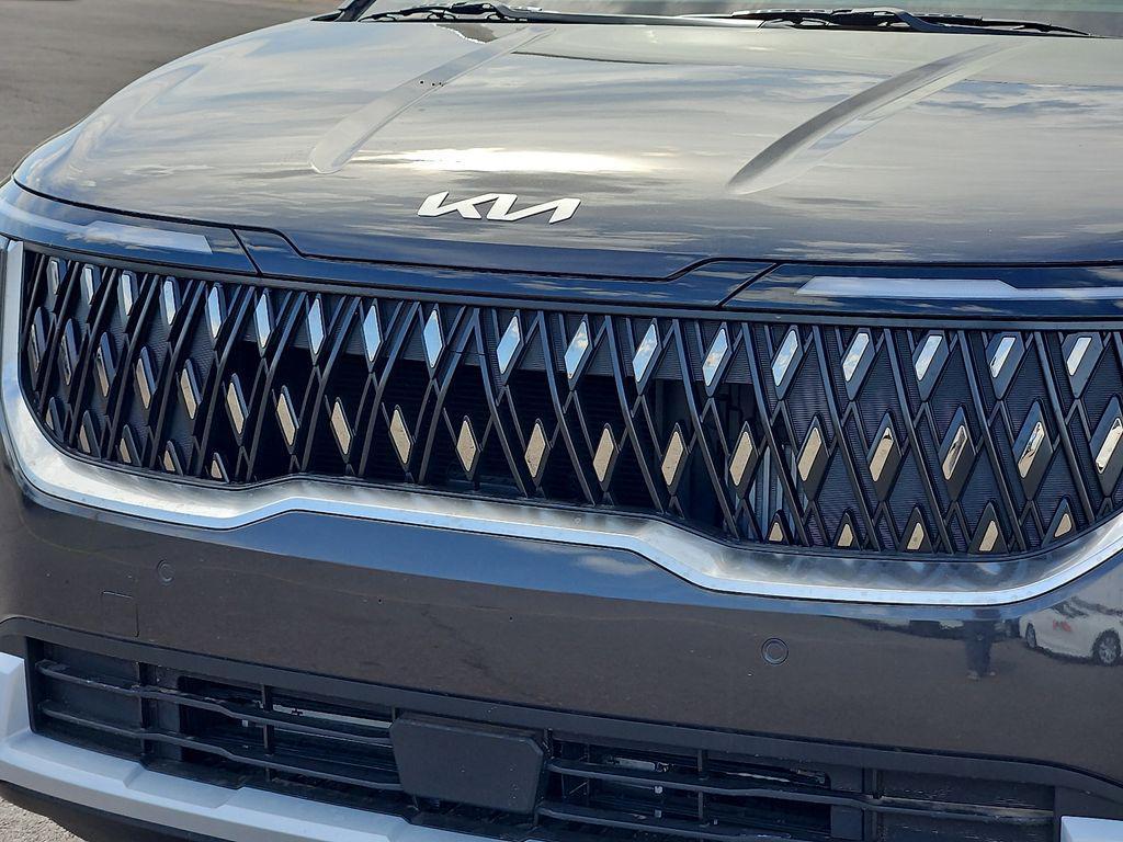 new 2026 Kia Carnival Hybrid car, priced at $46,085