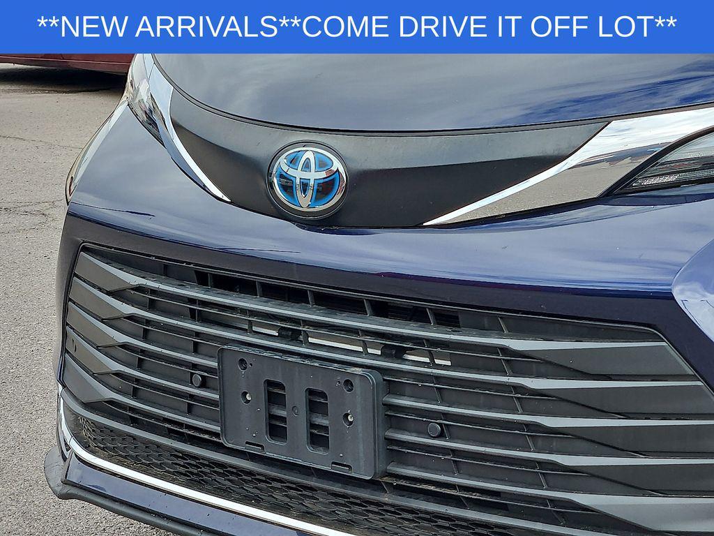used 2022 Toyota Sienna car, priced at $39,848