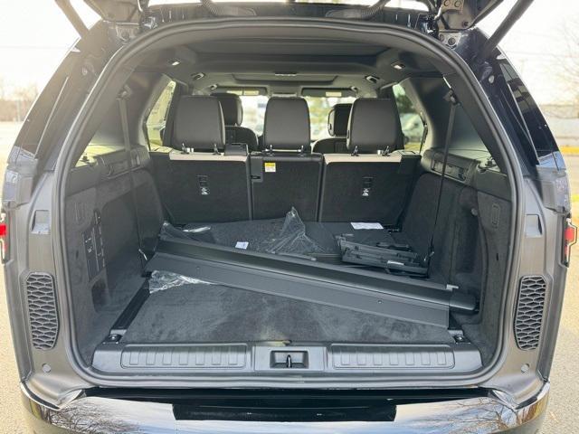 new 2024 Land Rover Discovery car, priced at $52,485