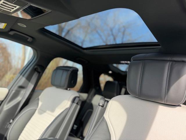 new 2024 Land Rover Discovery car, priced at $52,485