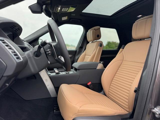 new 2025 Land Rover Discovery car, priced at $67,010