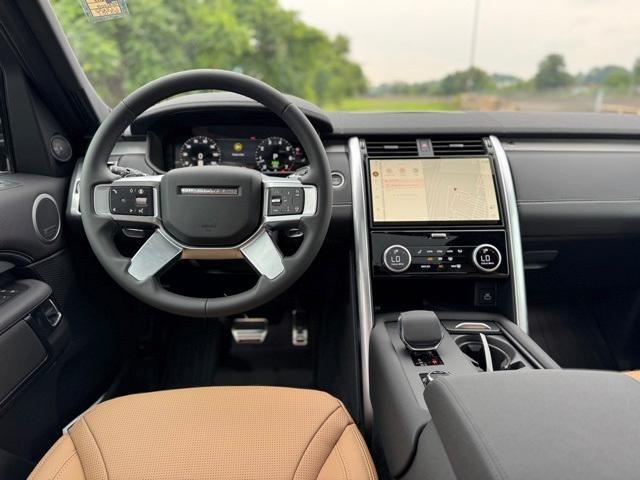 new 2025 Land Rover Discovery car, priced at $67,010