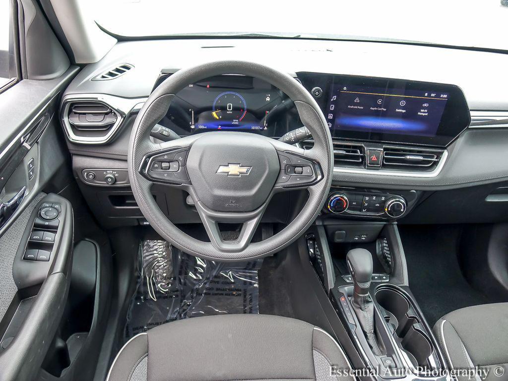 used 2025 Chevrolet TrailBlazer car, priced at $24,408