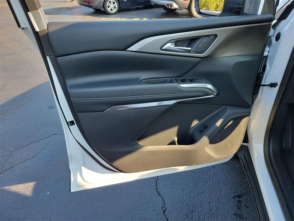 new 2026 Chevrolet Traverse car, priced at $38,495