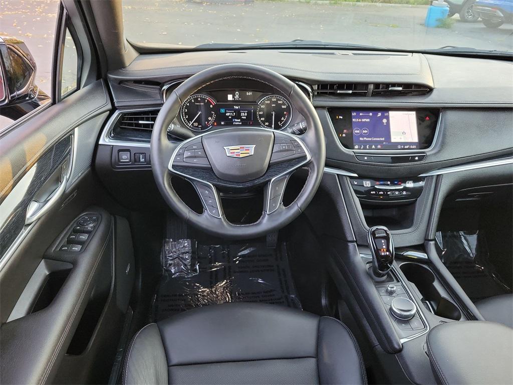 used 2025 Cadillac XT5 car, priced at $37,575