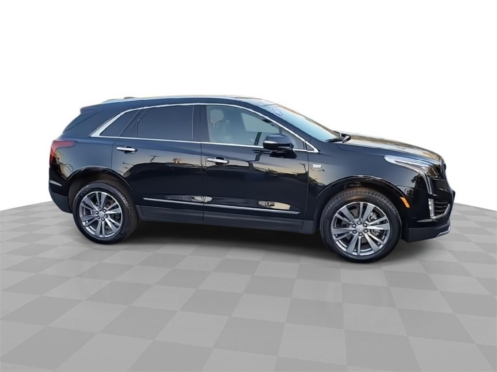 used 2025 Cadillac XT5 car, priced at $37,575