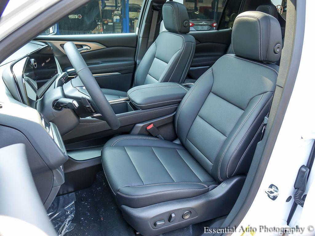 new 2026 Chevrolet Traverse car, priced at $42,995