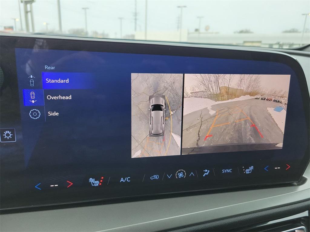 used 2024 Chevrolet Traverse car, priced at $34,750