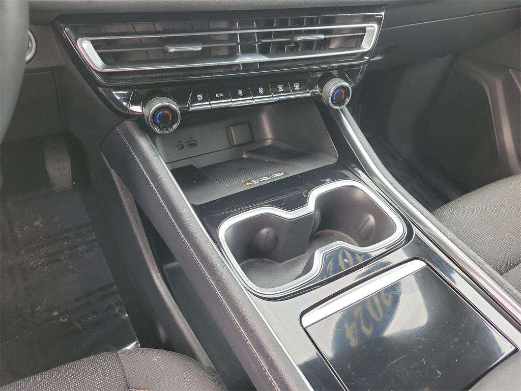 used 2024 Chevrolet Traverse car, priced at $34,750