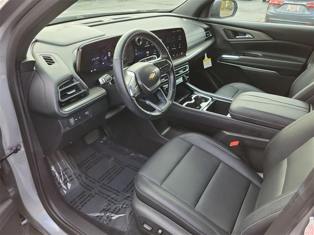 used 2025 Chevrolet Traverse car, priced at $37,775