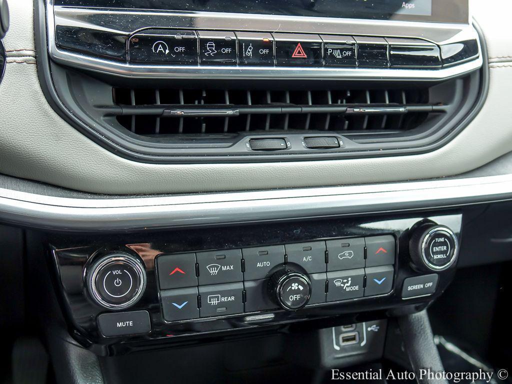 used 2025 Jeep Compass car, priced at $24,995