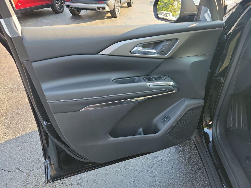 new 2026 Chevrolet Traverse car, priced at $42,495