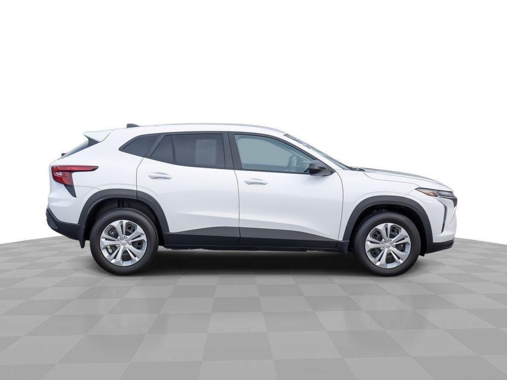 used 2024 Chevrolet Trax car, priced at $18,995
