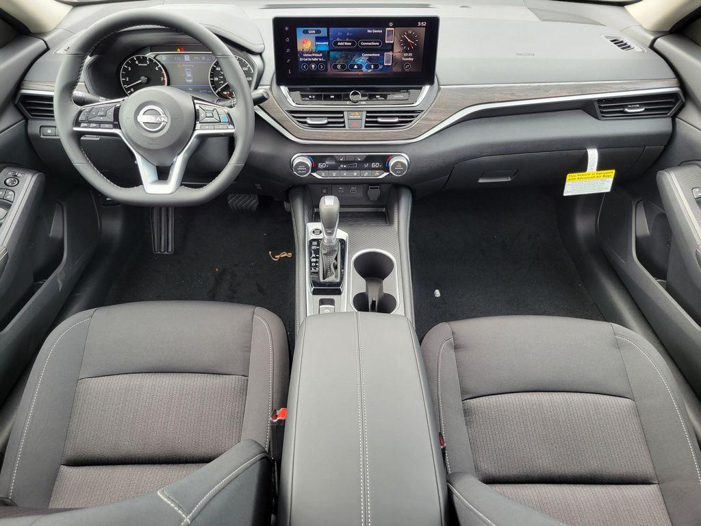 new 2025 Nissan Altima car, priced at $33,124