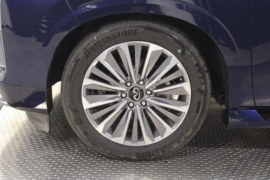 new 2025 INFINITI QX80 car, priced at $87,024