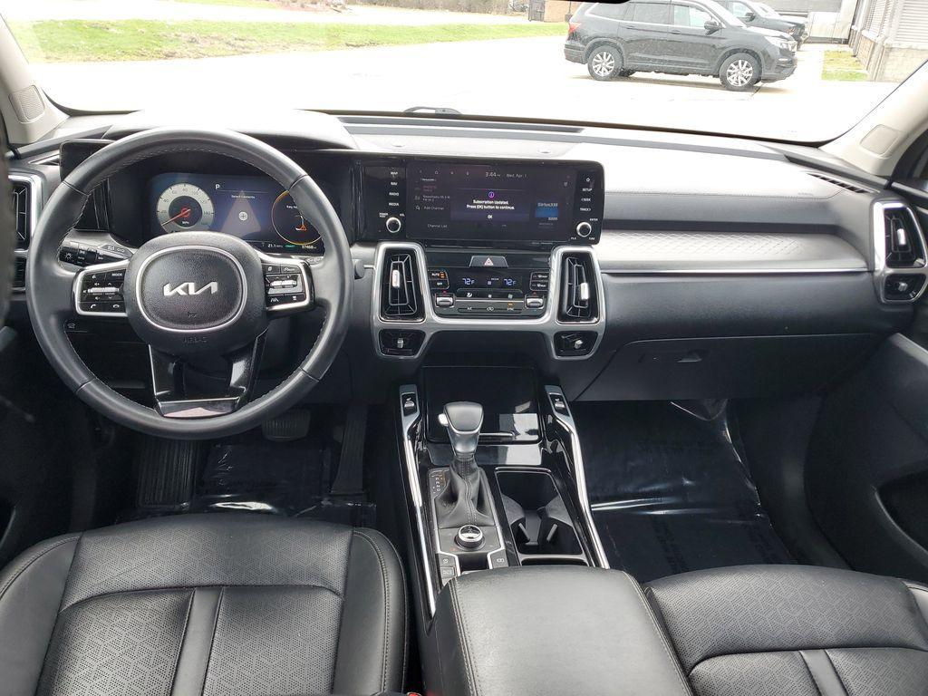 used 2023 Kia Sorento car, priced at $30,892