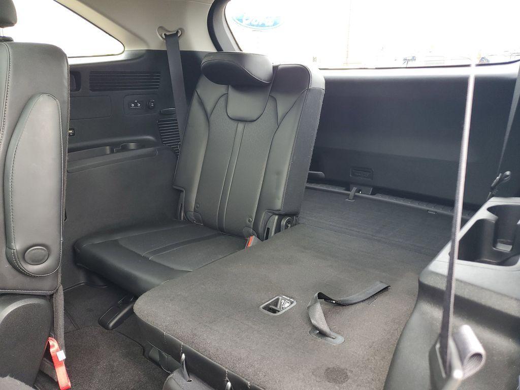 used 2023 Kia Sorento car, priced at $30,892