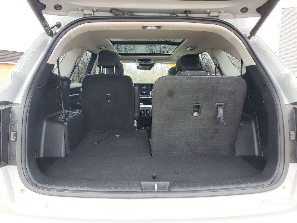 used 2023 Kia Sorento car, priced at $30,892