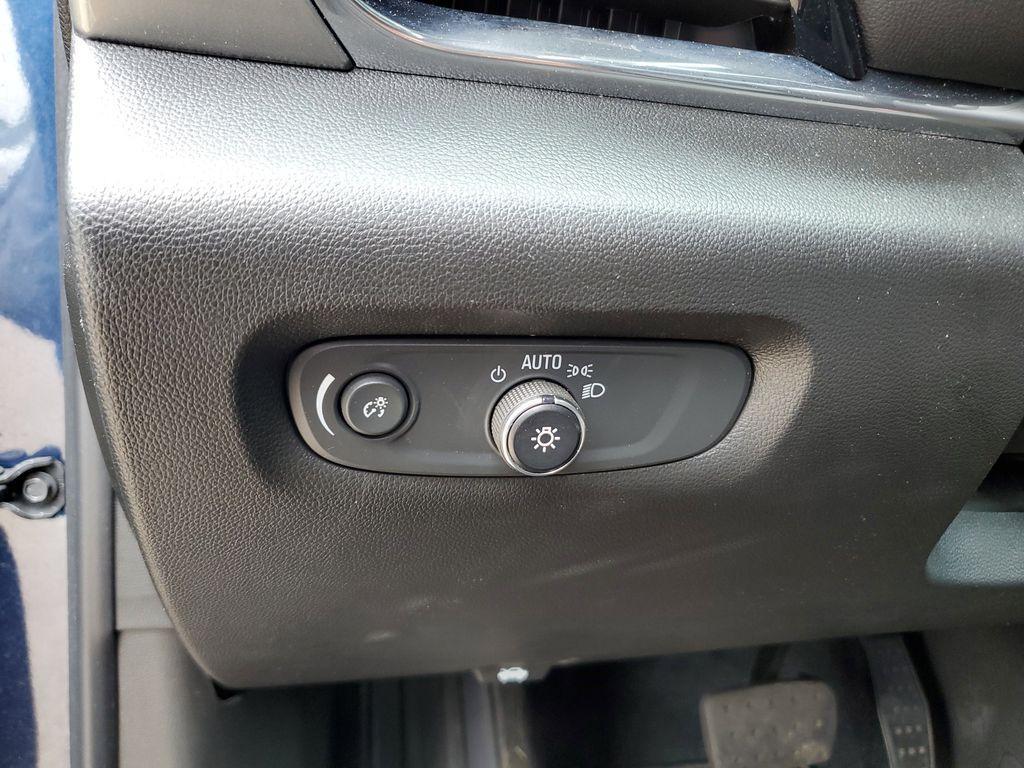 used 2022 Chevrolet Traverse car, priced at $26,092