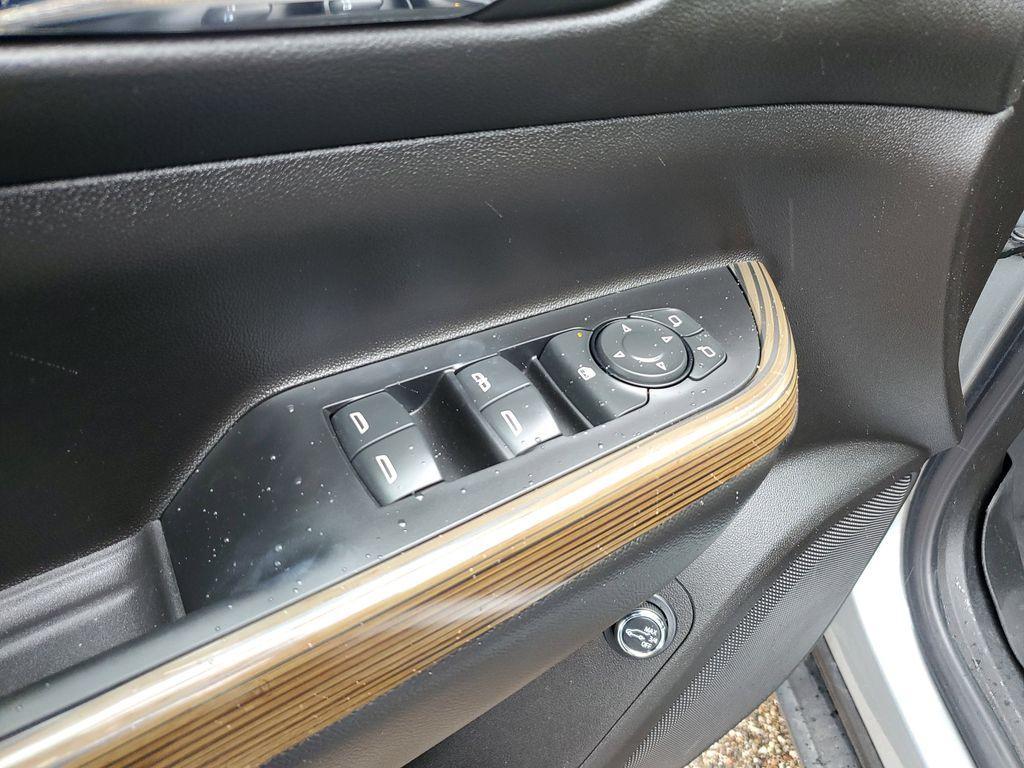 used 2023 GMC Acadia car, priced at $28,304