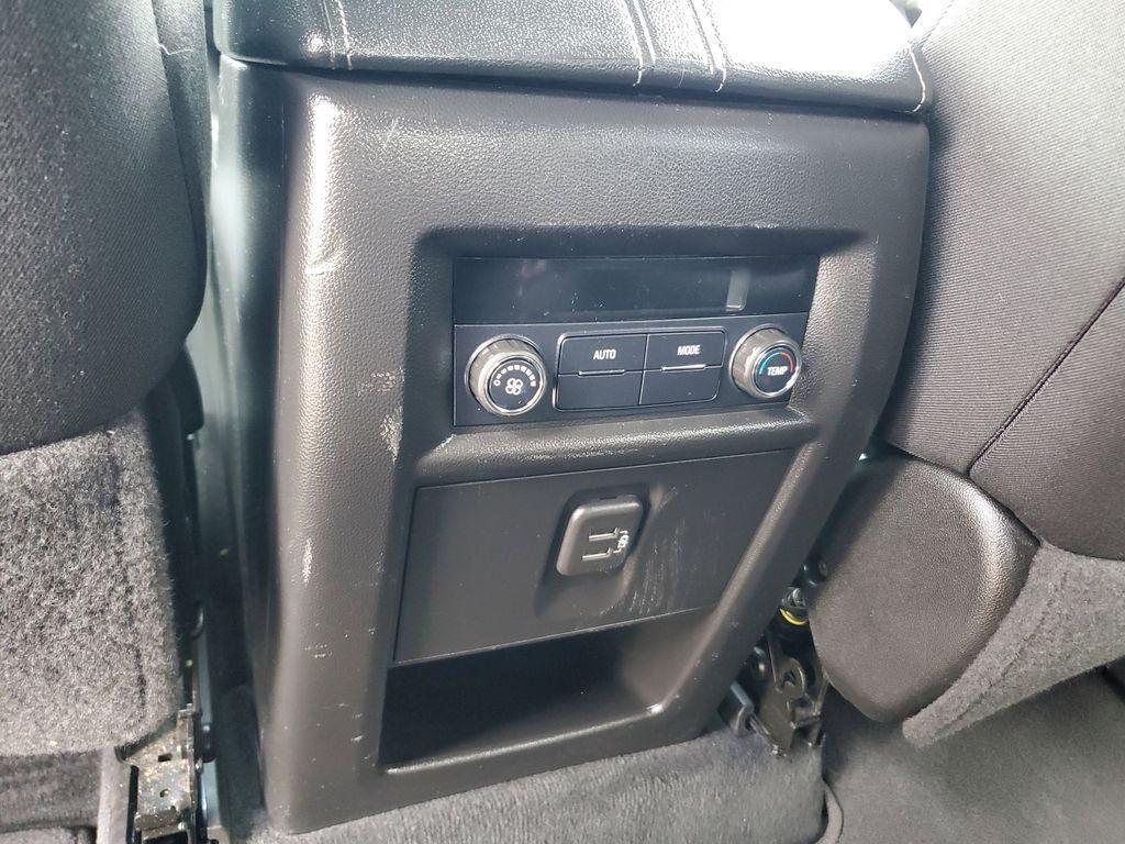 used 2022 Chevrolet Traverse car, priced at $22,302