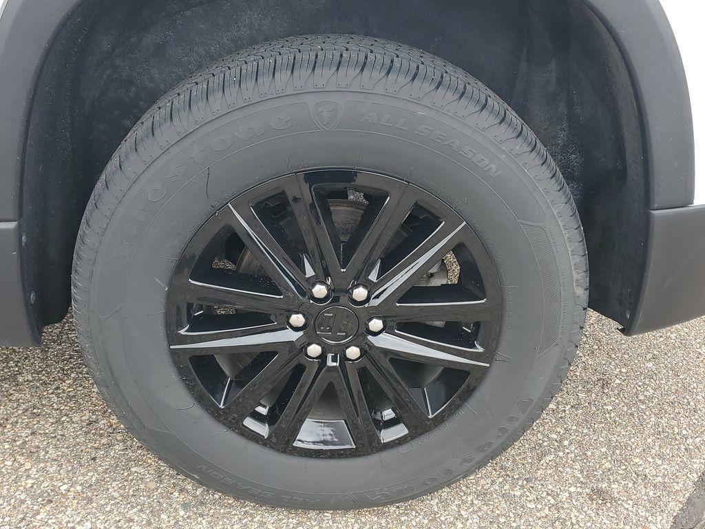 used 2022 Chevrolet Traverse car, priced at $22,302