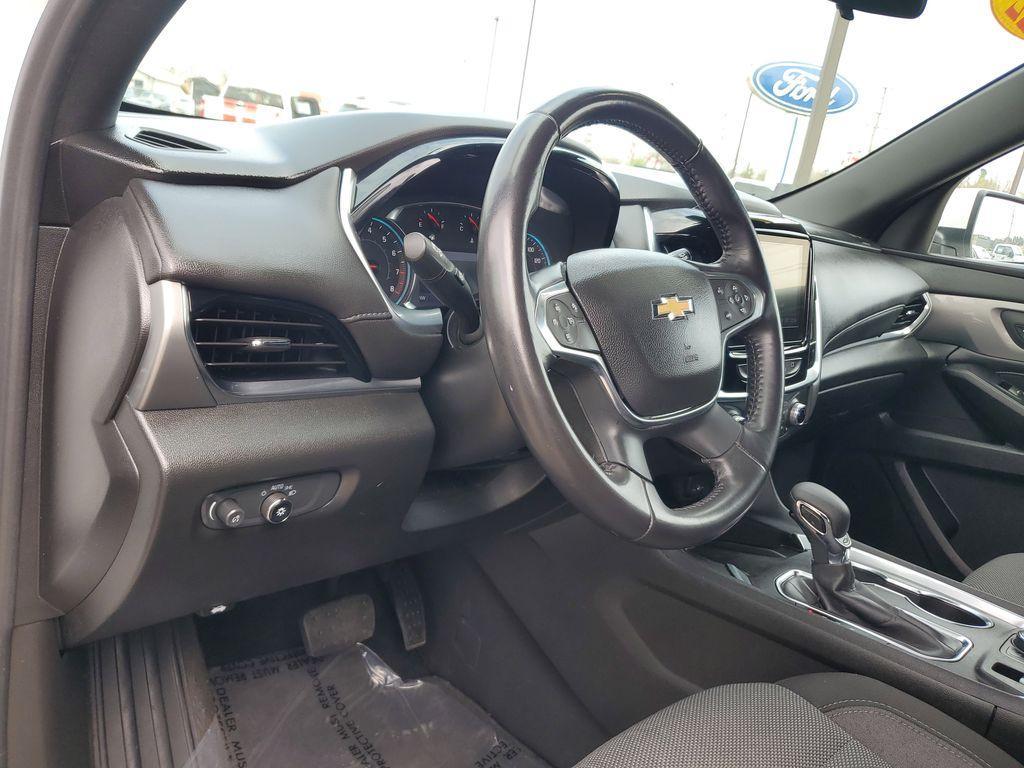 used 2022 Chevrolet Traverse car, priced at $22,302