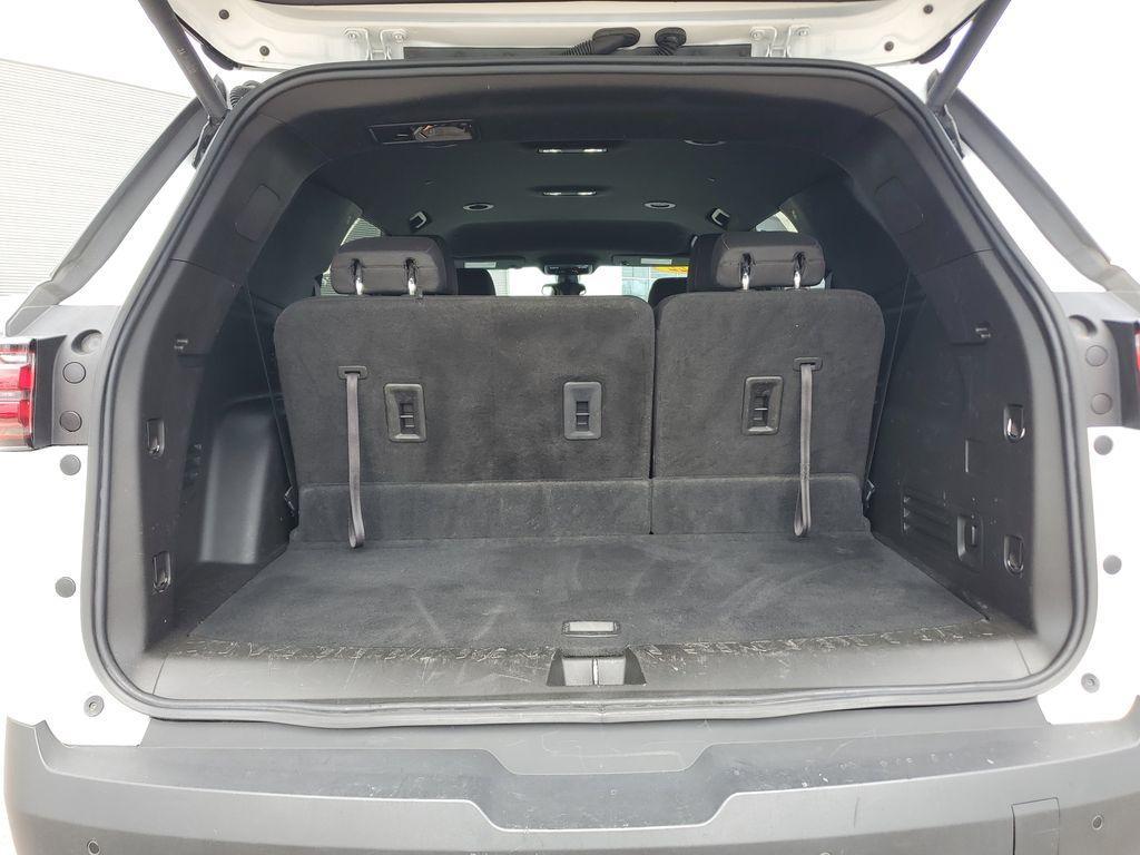 used 2022 Chevrolet Traverse car, priced at $22,302