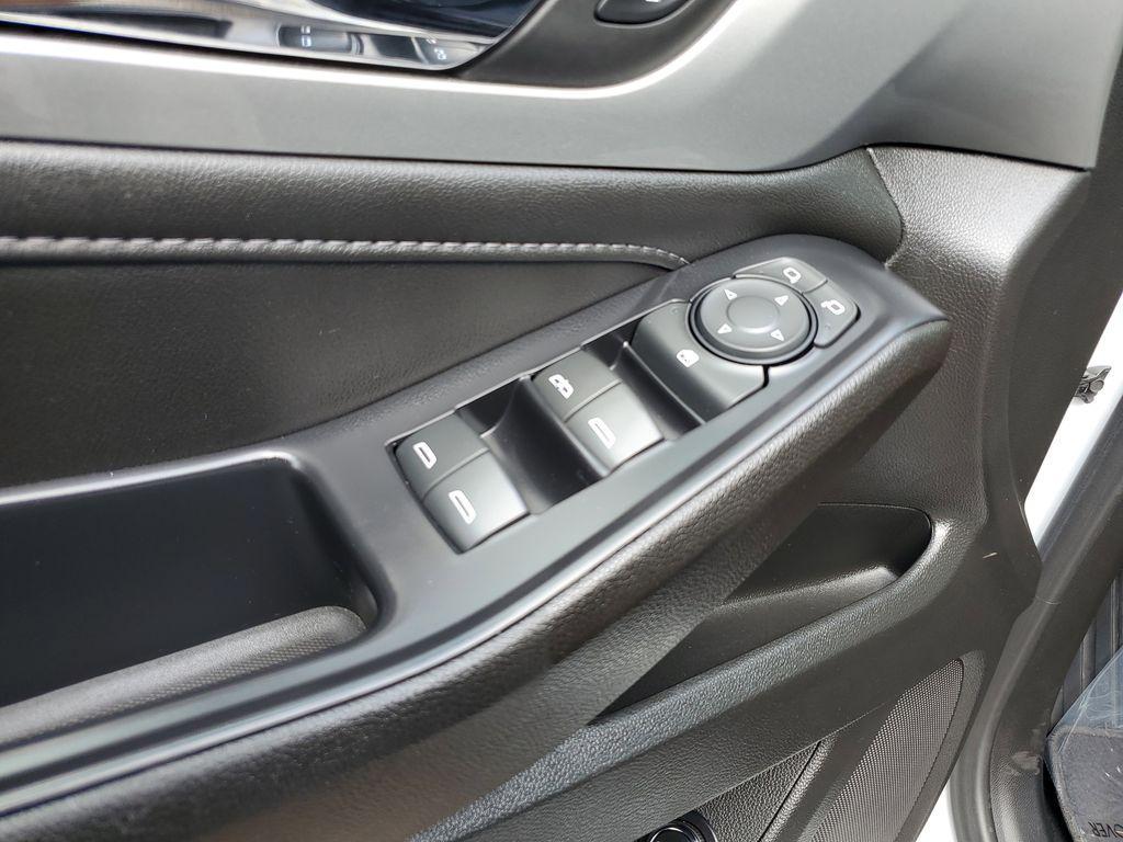 used 2022 Chevrolet Traverse car, priced at $22,302