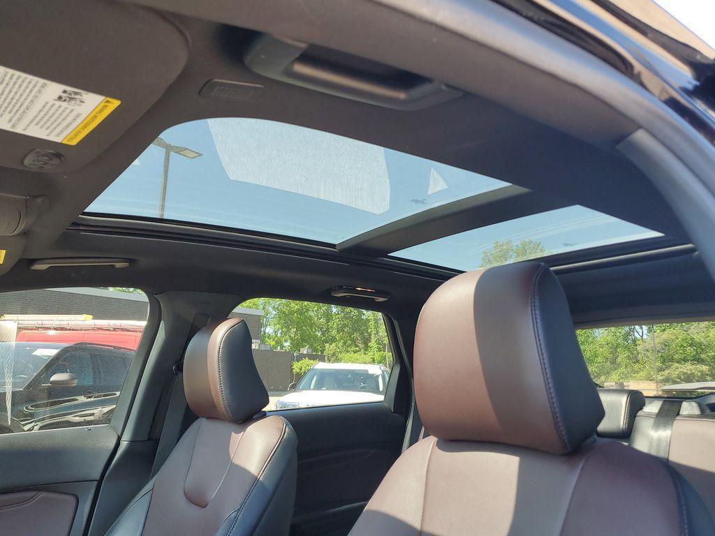 used 2022 Ford Edge car, priced at $31,892