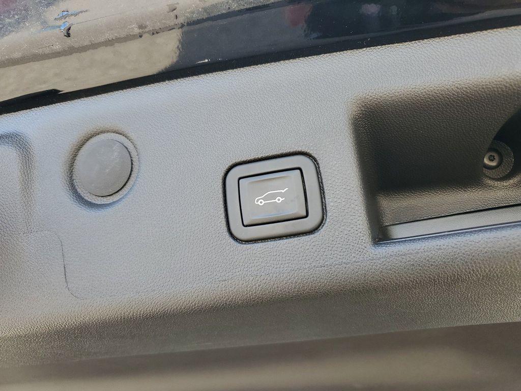 used 2023 Chevrolet Equinox car, priced at $20,302