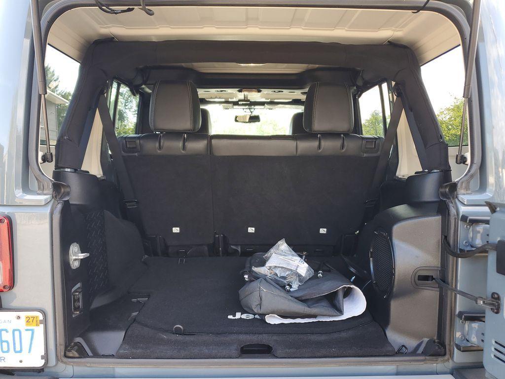 used 2014 Jeep Wrangler Unlimited car, priced at $21,302