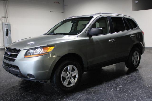 used 2009 Hyundai Santa Fe car, priced at $6,995