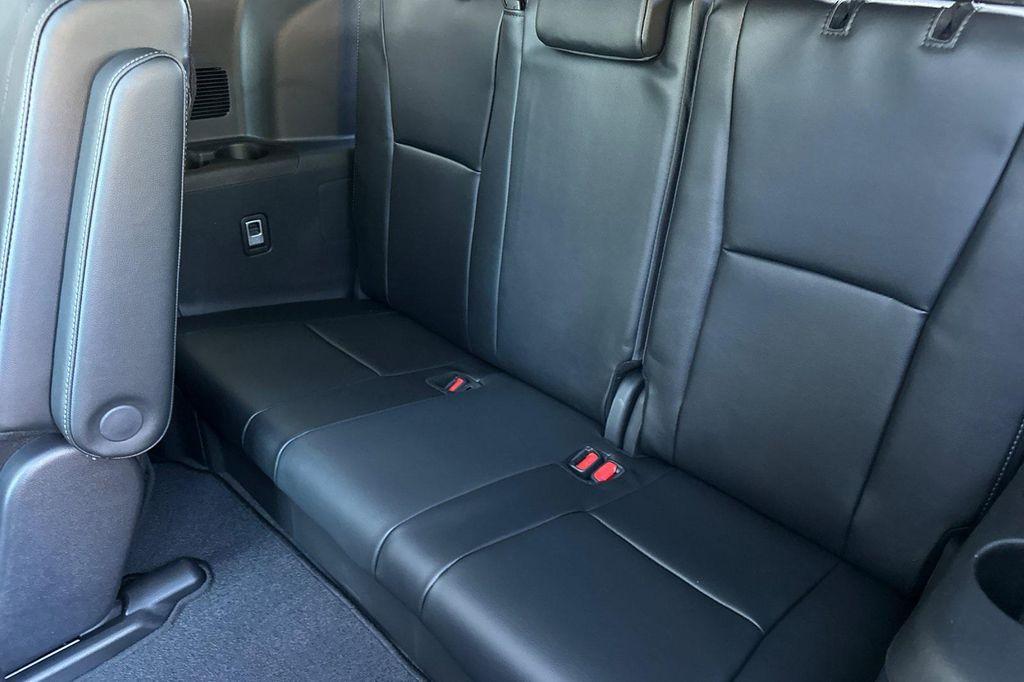 new 2026 Toyota Highlander Hybrid car, priced at $61,328