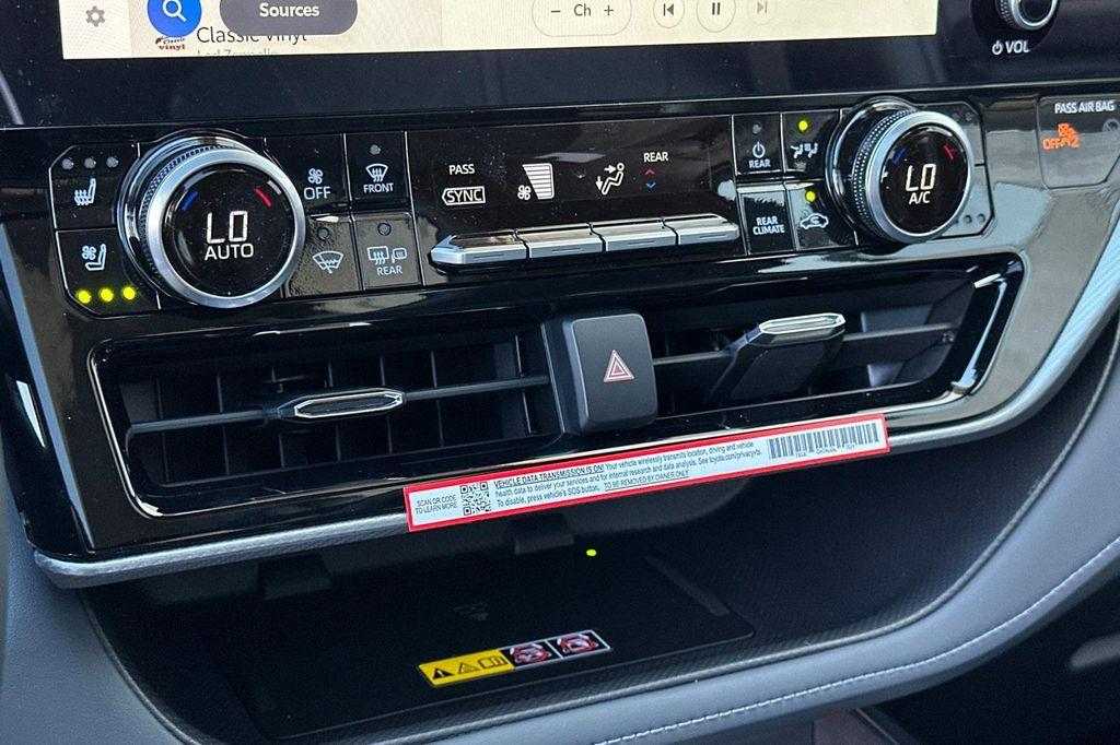 new 2026 Toyota Highlander Hybrid car, priced at $61,328